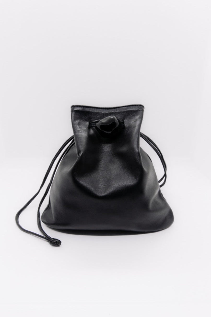 ayllon CASILDA POUCH IN BLACK レザー 巾着バッグ CASILDA Pouch in Black – Ayllón