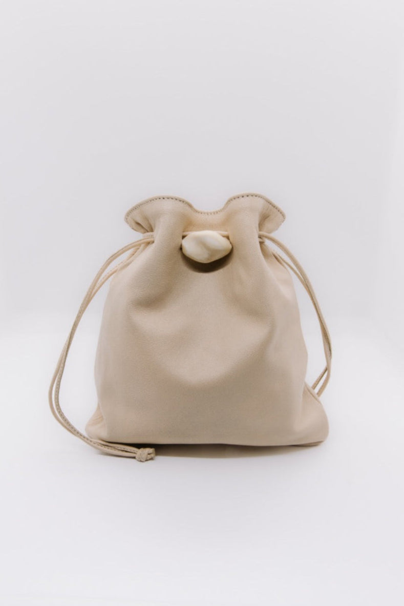 ayllon CASILDA POUCH IN BLACK レザー 巾着バッグ Women's Ayllón Bags from $145 | Lyst